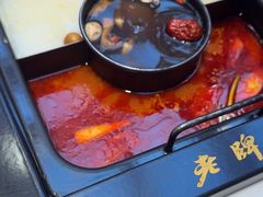 -老牌坊云南鱼豆花火锅(哈西万达店)