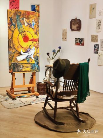 终于赶在夏加尔展的最后几天赶去成都把它看了