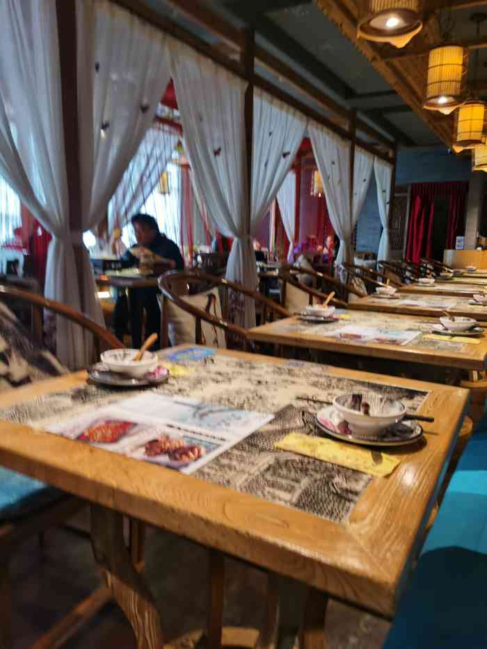 椒房宴遇(徐家汇店)-"中午有点忙,就选了这家之前来过的这家餐厅.