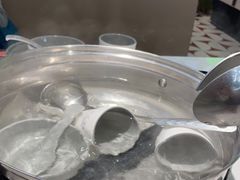 -洪氏嗨捞·广东猪肚鸡·椰子鸡火锅(西咸万象城店)