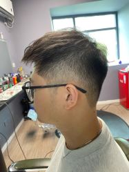 点击看大图 -15C7 男士理发馆 烫染专业店