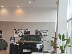 -上海永达奥诚奥迪4S店(申江路店)