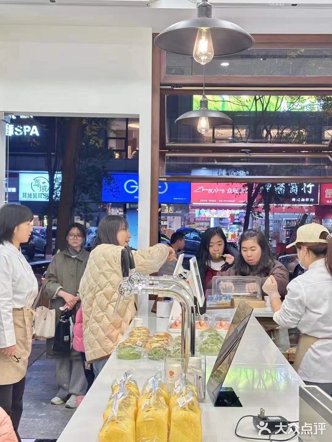 小店今天开始试营业   开业有活动