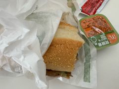 -麦当劳(上海虹桥站30B检票口楼上)