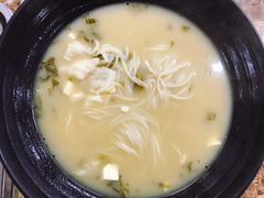 酸菜鱼米线-上海师范大学西部食堂