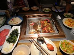 -老牌坊云南鱼豆花火锅(哈西万达店)