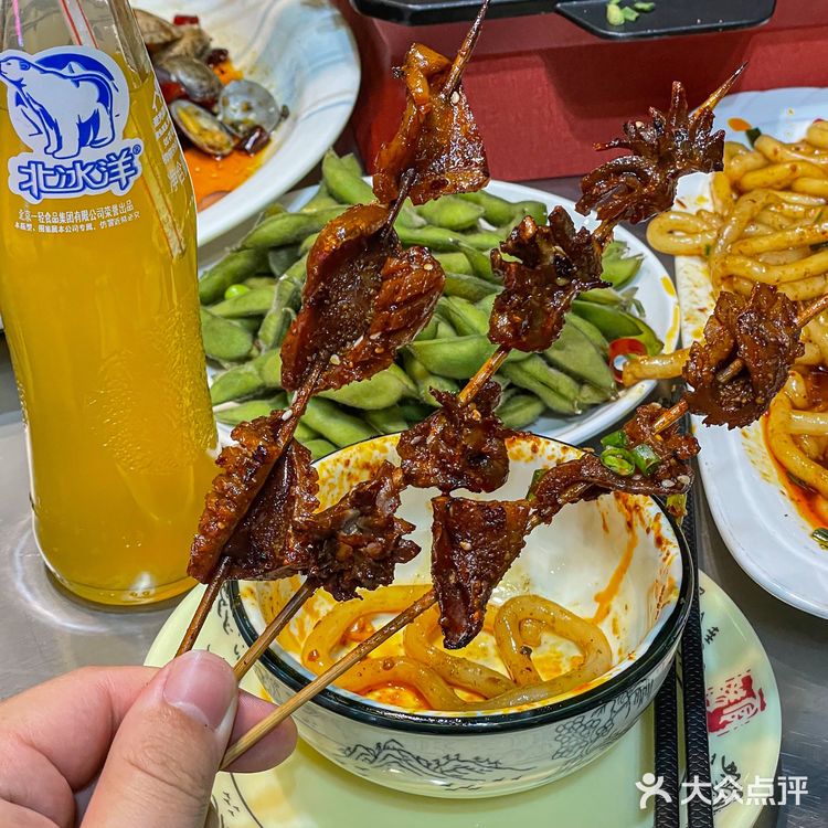 吃到了冉家坝坠好吃的烧烤！烤牛蛙绝了！