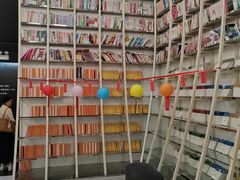 -钟书阁(松江泰晤士小镇店)