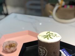 饼干杯奶盖茶-茶是一枝花泡茶店