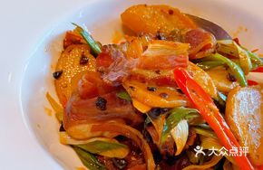 Ningshan Potato Slices Stir-fried with Cured Meat