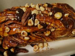经典榛子巧克力巴布卡肉桂卷-B&C黄油与面包·THE GARDEN BAKERY概念店(世纪汇店)