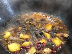小鸡炖蘑菇-炮爷东北铁锅炖(棠安路店)