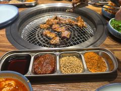 -明洞阿姨·韩式酱蟹烤肉·创意料理(三元桥店)