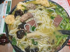 -肥汁米蘭香港米线(定西路店)