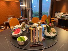 -鼎泰亨·海鲜牛肉餐厅(滨江店)