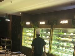 -半岛翡丽海鲜自助餐厅(观风亭店)