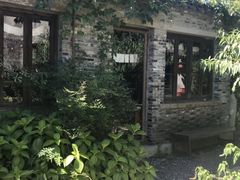 -田园东方蜜桃村的田野营地