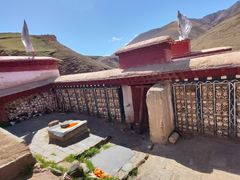 -比如骷髅墙景区