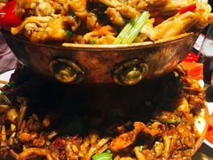 -沪小二炭火蛙锅(淮海中路美食不夜城店)