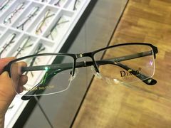 -臻美视爵眼镜·明月·依视路·蔡司折扣店(广渠门店)