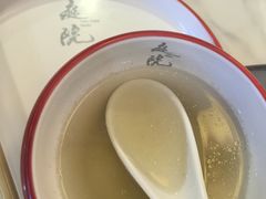 -毛辣果·贵州红酸汤牛肉火锅(西单店)