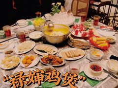 -禄婶鸡煲·打边炉