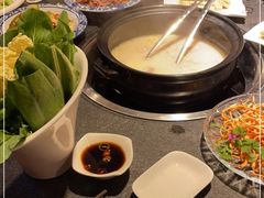 -大匠工房古船木艺术餐厅·猪肚鸡专门店(长白仙岛店)