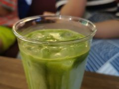 -彳亍咖啡·这里(水湾路店)