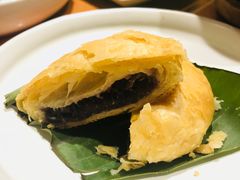 现烤玫瑰鲜花饼-云海肴·汽锅鸡·云南菜(高德置地店)