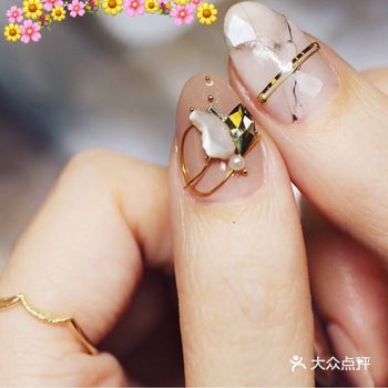 由脂肪瞎堆瞎积，鼓鼓囊囊