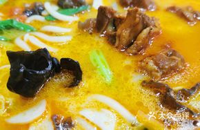 Spicy Sour Beef Meatball Potato Noodles