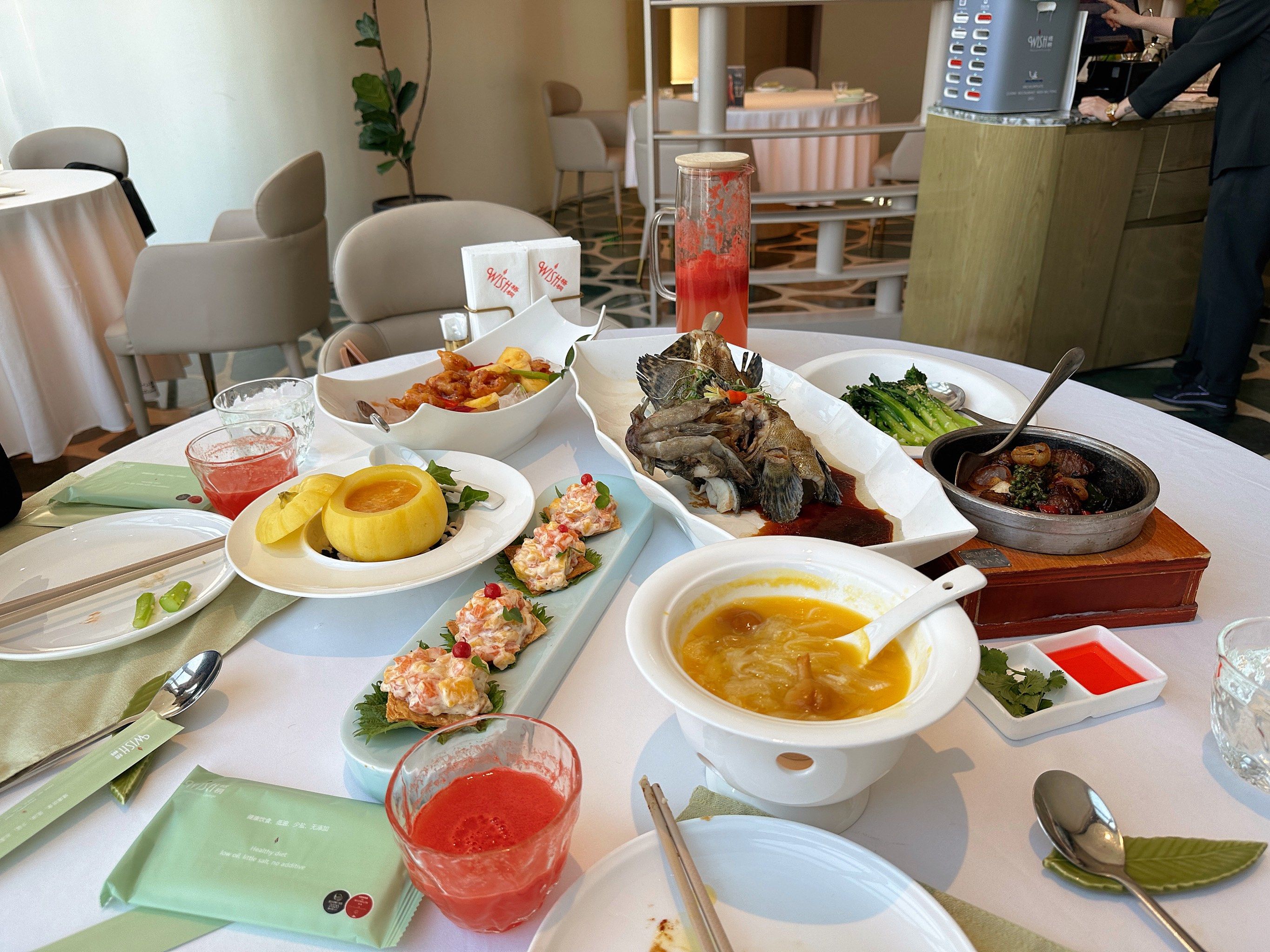 」#我的美食日记 #餐厅打卡 
看菜单就很健康