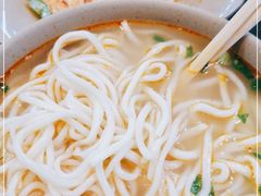 -亮亮面馆(经六路店)