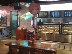 大堂-马路牙子地桌烤肉(工体店)