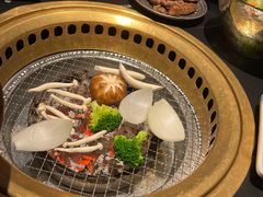 -山川小町·极番烧肉(新地假日广场店)