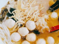 -灵芝妹子海鲜米线(劳动公园店)