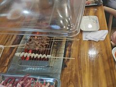 -哈尔滨小酒馆·鲜肉现穿自助烧烤(康新花园店)