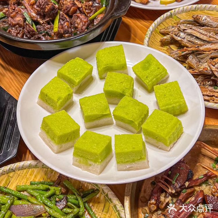 不愧是西江鱼汤作为汤底的 一碗下去,肚子那叫一个满足!