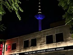 -FOUR PLAY BAR
