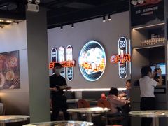 大堂-開籠雀冰室(同和金铂店)