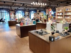 -光海书局(南京东路第一百货店)