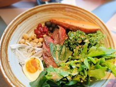烤牛排健康谷物沙拉-FOOOO CITY CLUB 孚乐里音乐西餐酒吧(悠方店)