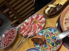 -洱火云南酸菜牛肉火锅(石景山当代商城店)