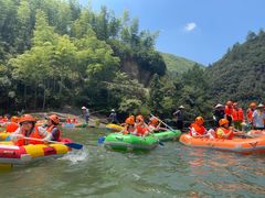 -安吉龙王山峡谷漂流