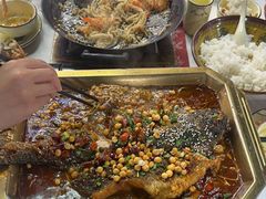 -刘姐啤酒鱼民族演艺餐厅(西街总店)
