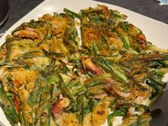 海鲜葱饼-富乐满韩国正宗炸鸡韩国料理(虹泉路店)