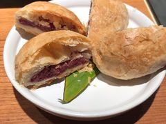 现烤玫瑰鲜花饼-云海肴·汽锅鸡·云南菜(高德置地店)