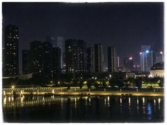 -南京眼步行桥