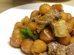 小土豆烧牛腩-关东小磨东北菜(上海长风大悦城店)