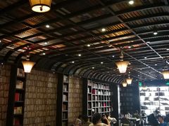 -钟书阁(松江泰晤士小镇店)